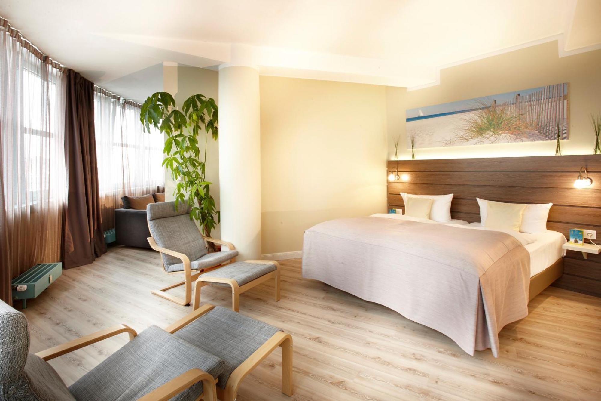 Family Room,1387483904:JPEG