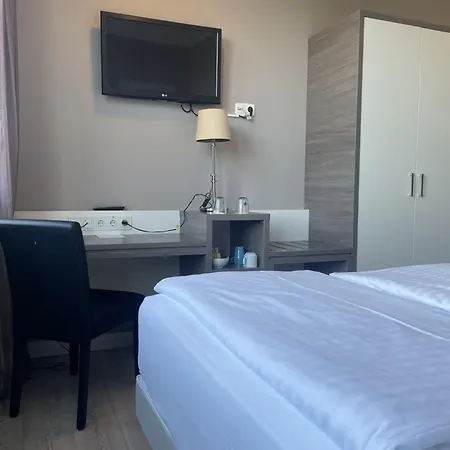 Hotel Kiel By Golden Tulip-3